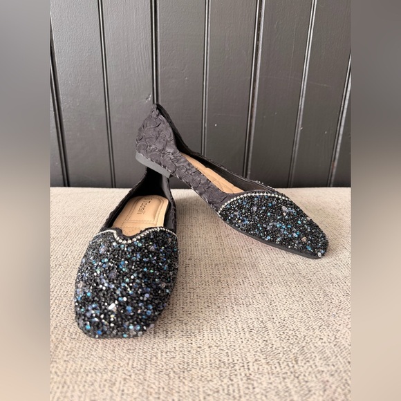 tqosili Shoes - Women’s Black and Blue Beaded Flats